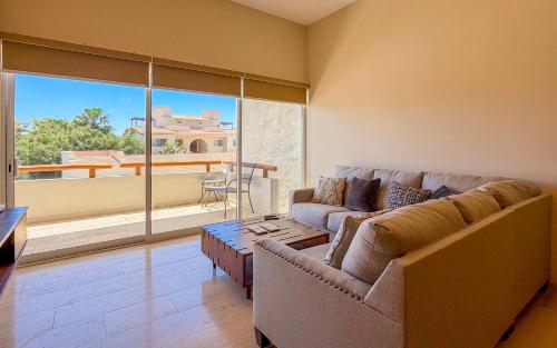 Condo with Private Terrace, Pool & Gym Access