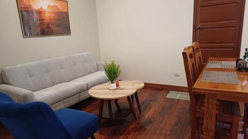 Cozy Apartment 2BR Near Cable Car & Witches Market