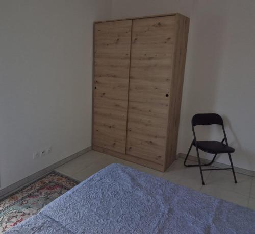 Apartment with terrace near the beach - image 4
