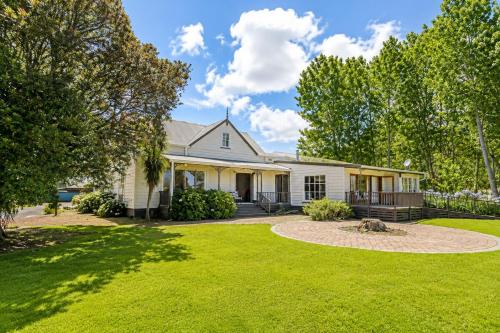 Coro Lodge - Sleeps 18 - 7BR - 5 ensuites in Preece Point