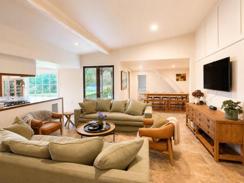 Coro Lodge - Sleeps 18 - 7BR - 5 ensuites in Preece Point