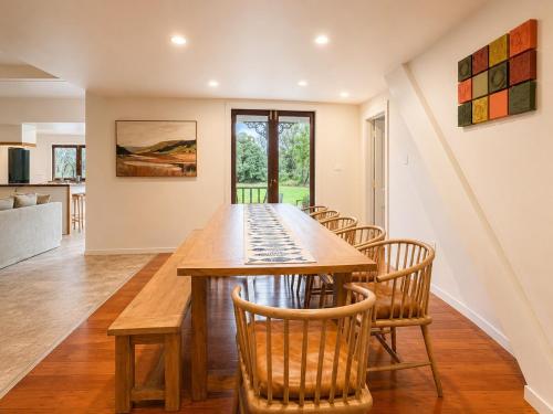 Coro Lodge - Sleeps 18 - 7BR - 5 ensuites in Preece Point