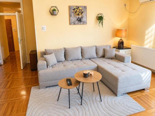 Big Apartment with Wifi, AC and SmartTV