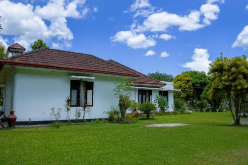 Asgiriya Bungalow Kandy - image 3