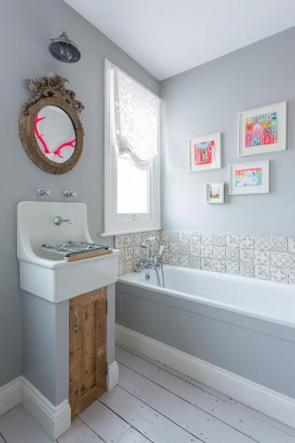 Barlby Road III - image 9