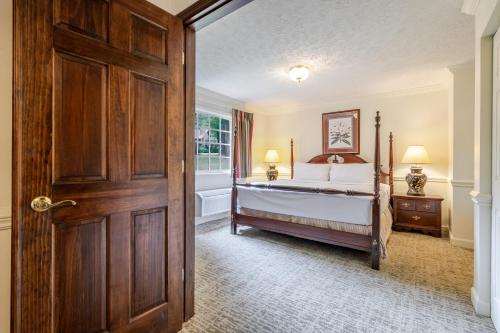 The Dillard House - image 6