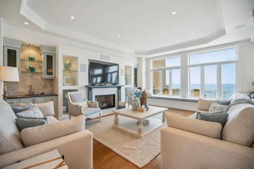 Lakeside Villa, Hamilton