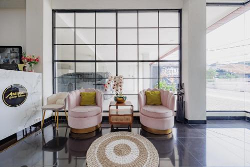 Lobby, Urbanview Hotel Amira Syariah Bogor in Taman Sari