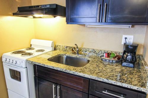 Konyha, Oceans Beach Resort & Suites in Pompano Beach