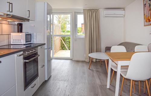 Kitchen, 1 Bedroom Lovely Home In Ystad in Stora Herrestad
