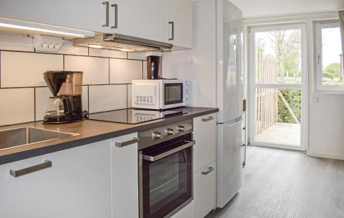Kitchen, 1 Bedroom Lovely Home In Ystad in Stora Herrestad