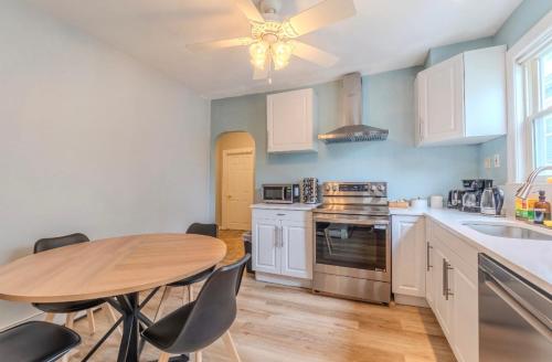 Modern 3BR 2BA Near Boston and MBTA Bright and Stylish in Medford