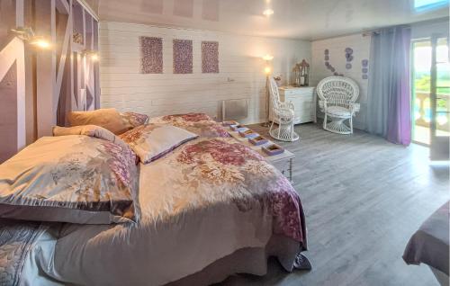 Gorgeous Home In Saint-Quentin-De-Caplo in Saint-Quentin-de-Caplong