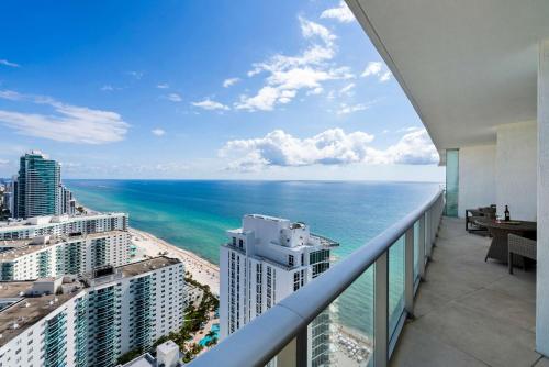 Zen 2-bedroom Ocean View At Lyfe Resort - Hallandale Beach