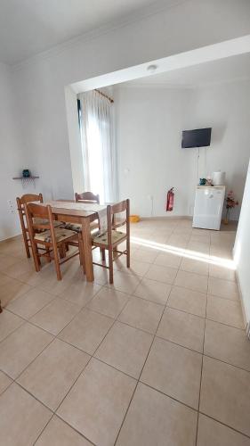 Giannos Apartments 4