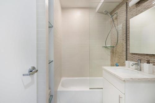 809 Midtown Apartments - image 2