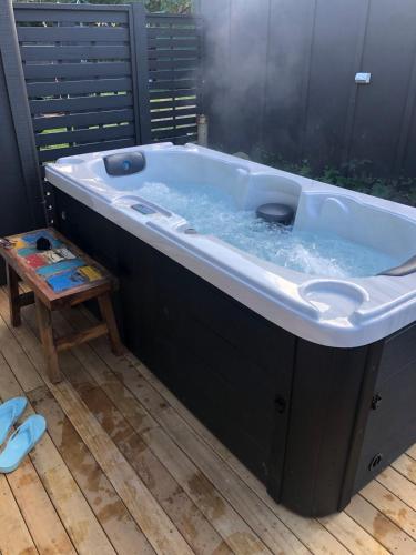 Blossom Cottage, Sauna, Hot tub in Preece Point