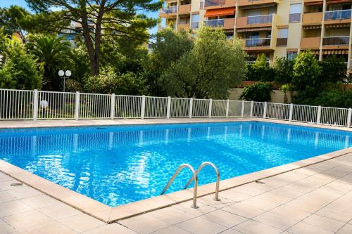 Grand Studio dans Résidence avec Piscine