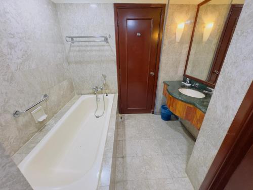 East private service apartment at time square kl - image 2
