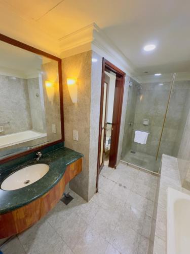 East private service apartment at time square kl - image 4