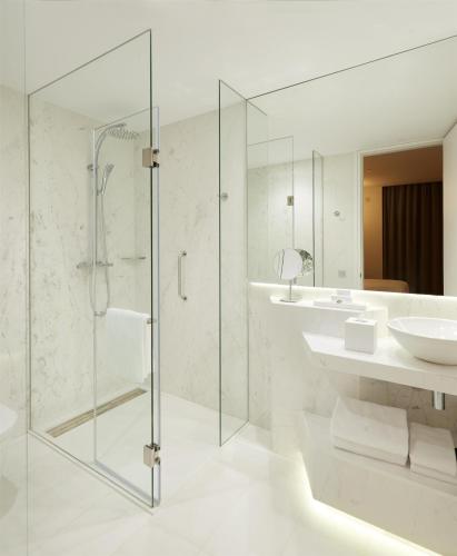 Hyatt Centric Gran Via Madrid - image 8