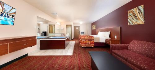 Grand Marquis Waterpark Hotel & Suites - image 34