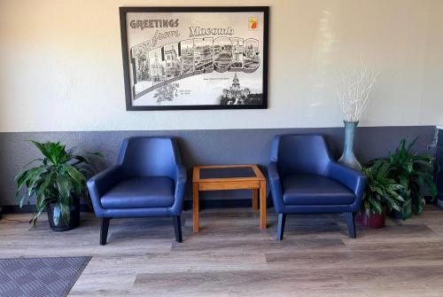 Fuajee, Super 8 By Wyndham Macomb in Macomb (IL)