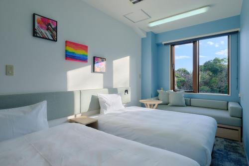 room detail thumbnail 2
