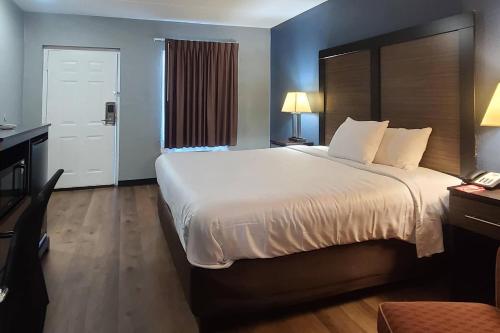 Econo Lodge in Forest City, USA