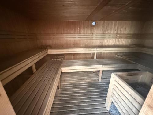 Apartamento con piscina gimnasio y parking en Alicante by Turihome - image 5
