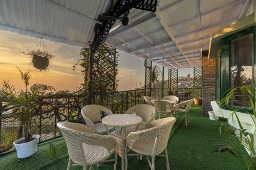 The Kasauli Residency manor l Near mall road Kasauli l Lawn l Walking trek to heritage market - Kasauli The Kasauli Residency manor l Near mall road Kasauli l Lawn l Walking trek to heritage market - Kasauli