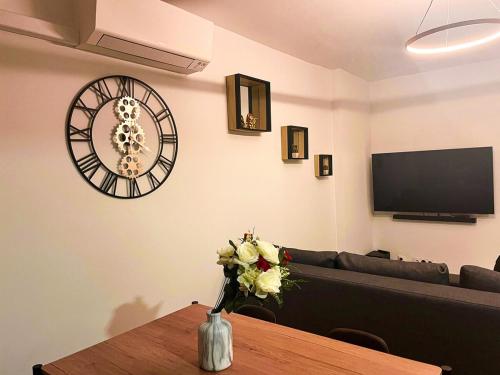 Full furnished in downtown with double AC 50m2