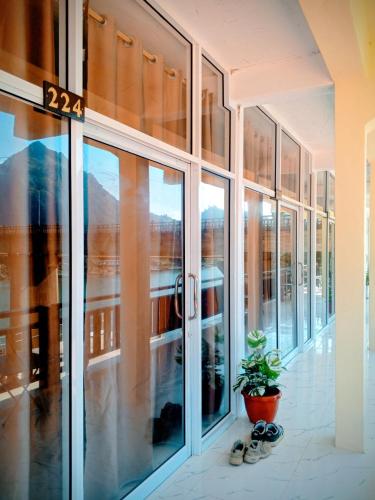 Views Backpackers Hostel in 琅多