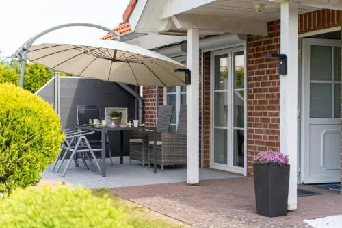 Ferienhaus Ostseecharme mit Sauna u Garten in Heiligenhafen, Deutschland