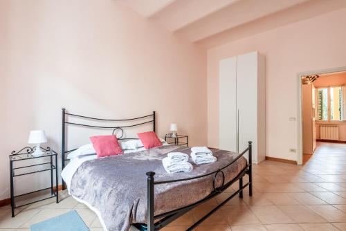 Sant'Ambrogio Apartment By San Firenze Collection
