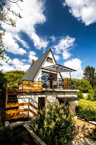 Galaxy6189 Guesthouse in Zalahaláp