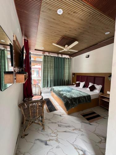 Hotel Hill Paradize couples & family Friendly,on the Kempty fall highway#balcony & terrace hill view photo 2