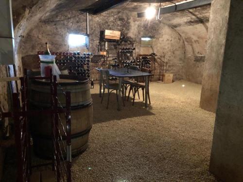 Loue maison familiale avec piscine face aux vignes du Beaujolais in Saint-Julien (Rhone-Alpes)