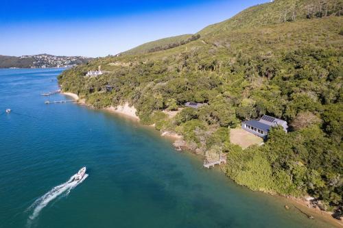 The Glen Getaway – khách sạn tại Brenton-on-Sea
