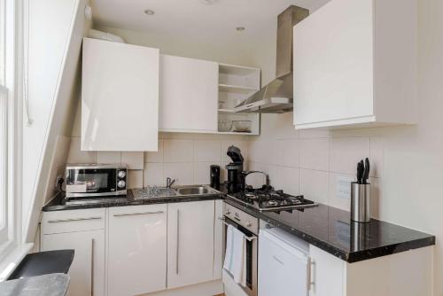 So Glamourous Pad -  Fitzrovia - by Frankie Says - image 6