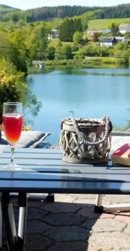 Seeblick-Ferienwohnung "Agger-Blick 1" mit großer Terrasse, kostenlosen E-Bikes, Sauna & Kajak in Gummersbach, Deutschland