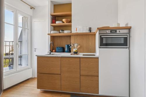 BnBNova- 1BR - Le Marais - Walk to Notre-Dame - image 10