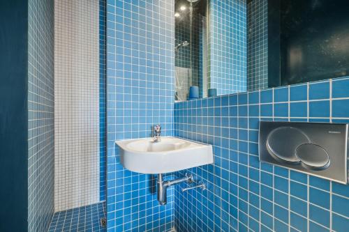 BnBNova- 1BR - Le Marais - Walk to Notre-Dame - image 14