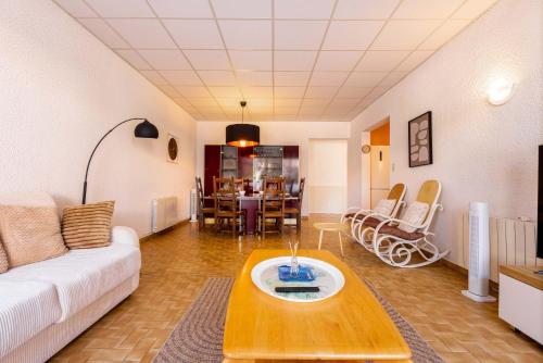 Single-storey apartment for 6 people in Valras-Plage close to the sea
