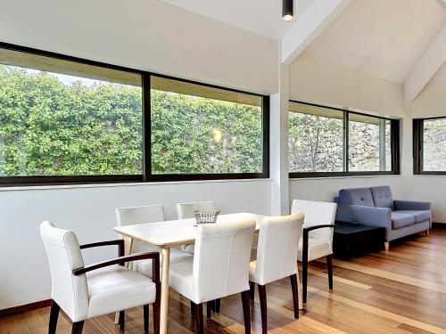 2 bedrooms, 4 beds