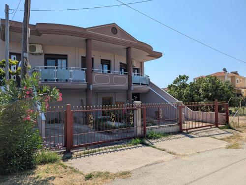 Maria Apartments – khách sạn tại Limenaria