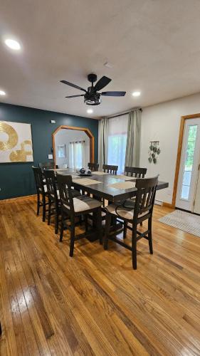 The Lake and Mountain Retreat in Lakeville (PA)