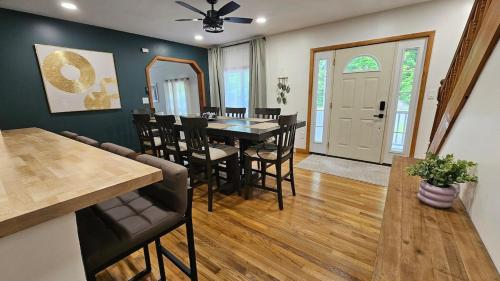 The Lake and Mountain Retreat in Lakeville (PA)
