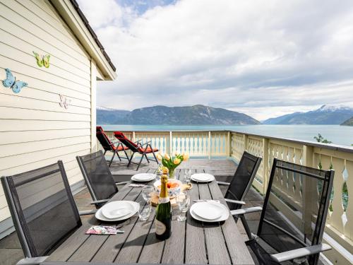 Erkély/terasz, Holiday Home Hovsfjellet by Interhome in Fresvik