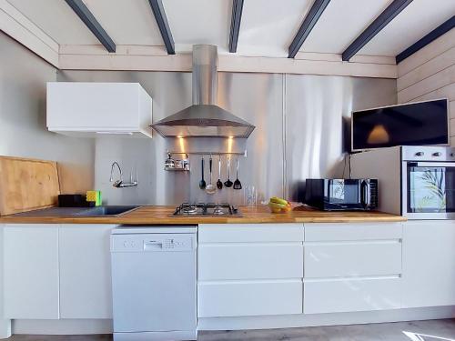 virtuve, Holiday Home An Neizh by Interhome in Locquirec ciems